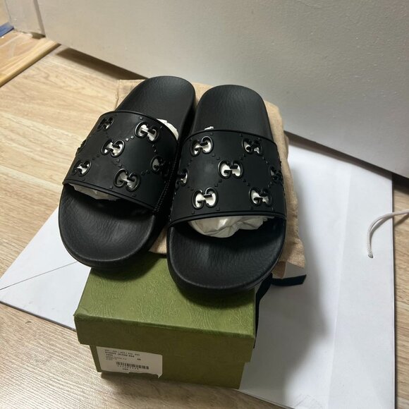 Gucci WOMEN Rubber GG Slide 'Black' - Picture 1 of 7